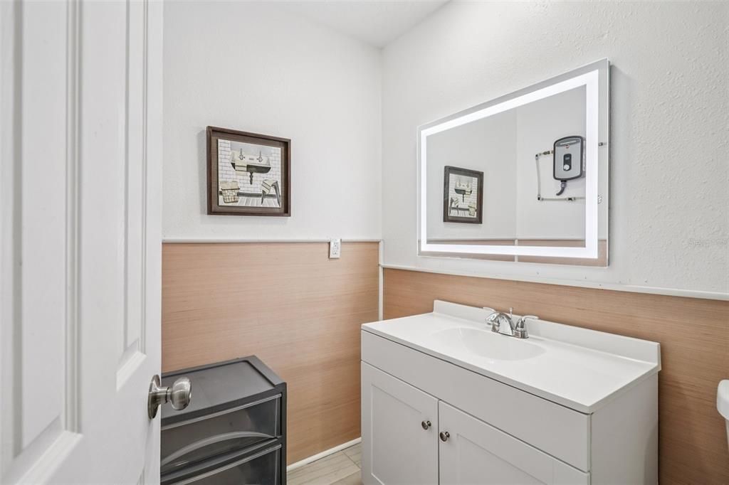 Под контрактом: $255,000 (2 спален, 2 ванн, 1080 Квадратных фут)