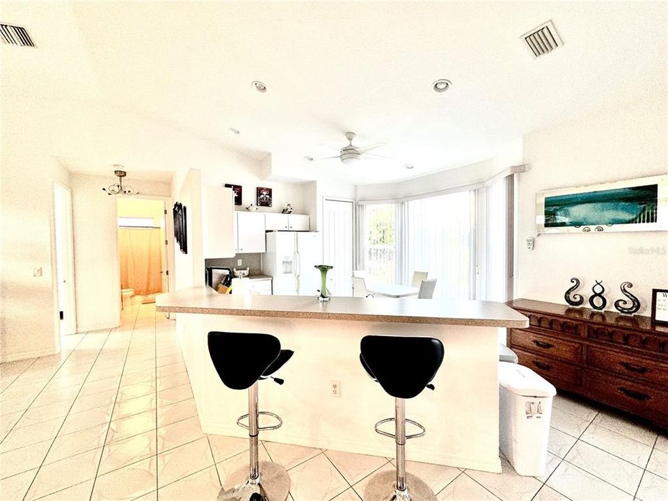 For Rent: $2,450 (3 beds, 2 baths, 1627 Square Feet)