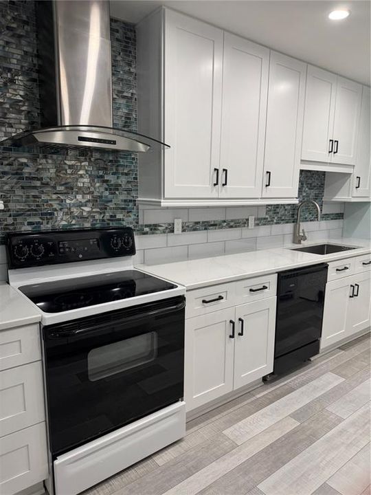 Active With Contract: $2,200 (2 beds, 2 baths, 1333 Square Feet)