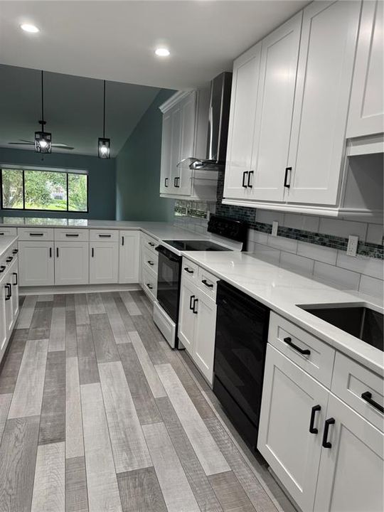 Active With Contract: $2,200 (2 beds, 2 baths, 1333 Square Feet)