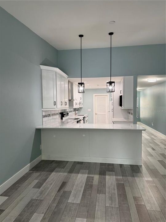 Active With Contract: $2,200 (2 beds, 2 baths, 1333 Square Feet)