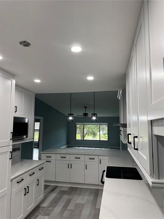 Active With Contract: $2,200 (2 beds, 2 baths, 1333 Square Feet)