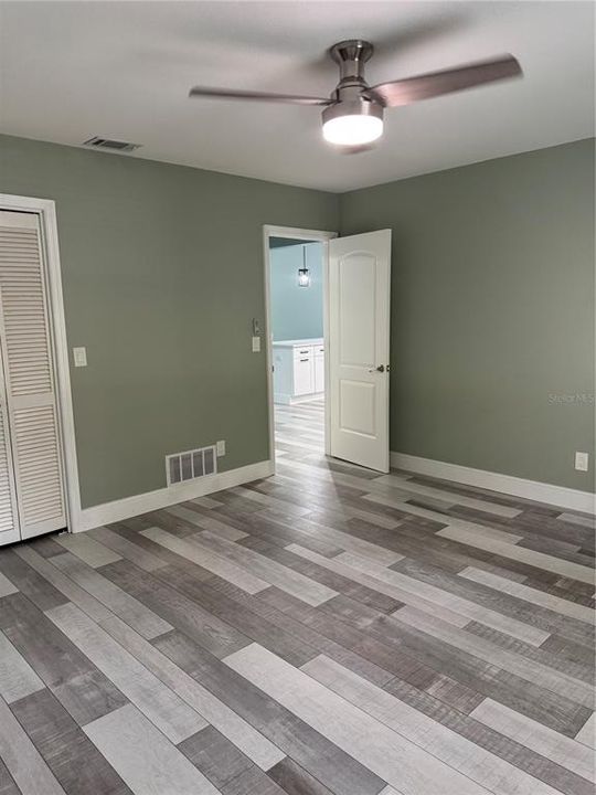 Active With Contract: $2,200 (2 beds, 2 baths, 1333 Square Feet)