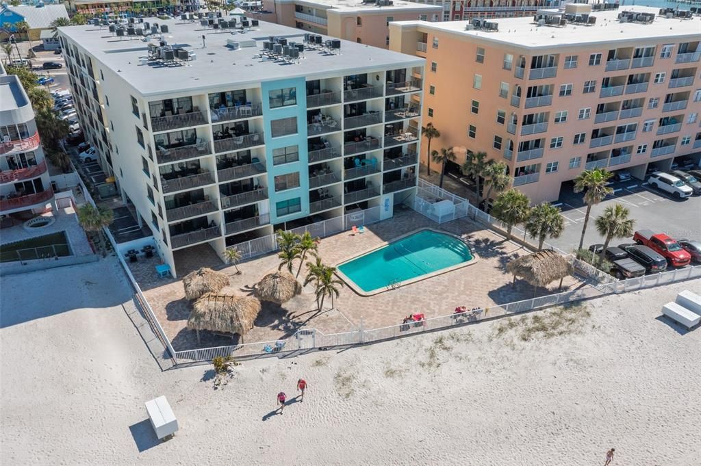 待售: $749,000 (1 贝兹, 0 浴室, 865 平方英尺)