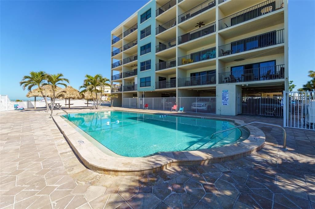 待售: $749,000 (1 贝兹, 0 浴室, 865 平方英尺)