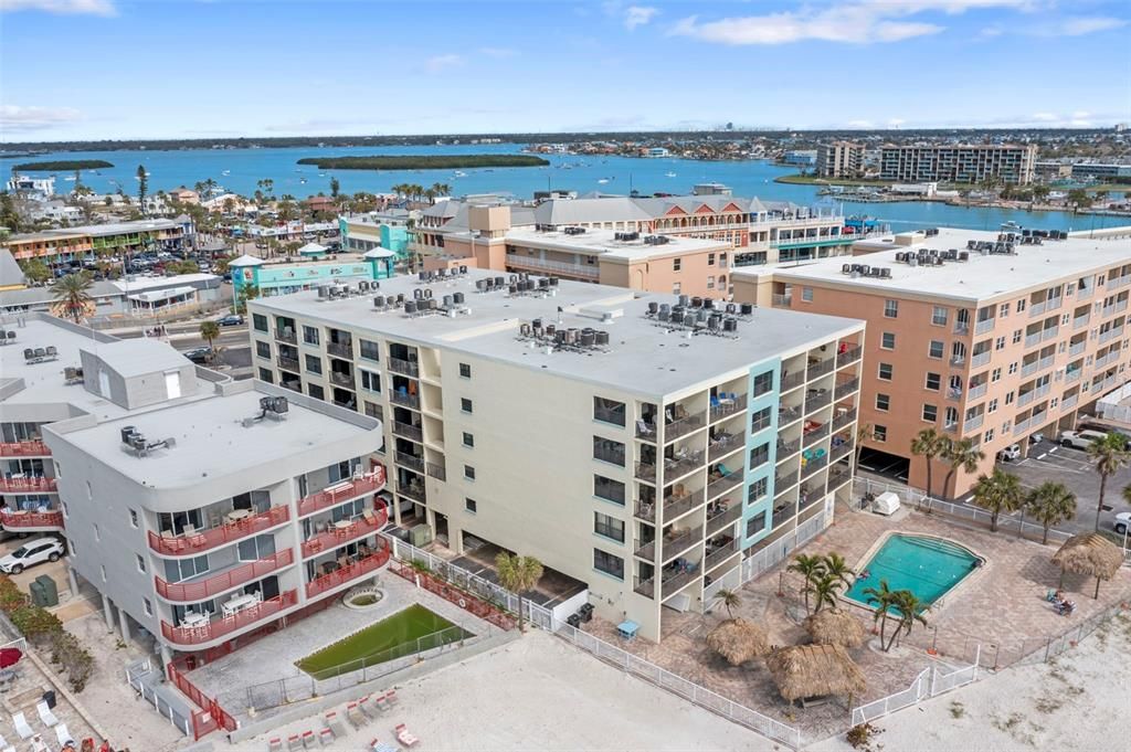 待售: $749,000 (1 贝兹, 0 浴室, 865 平方英尺)