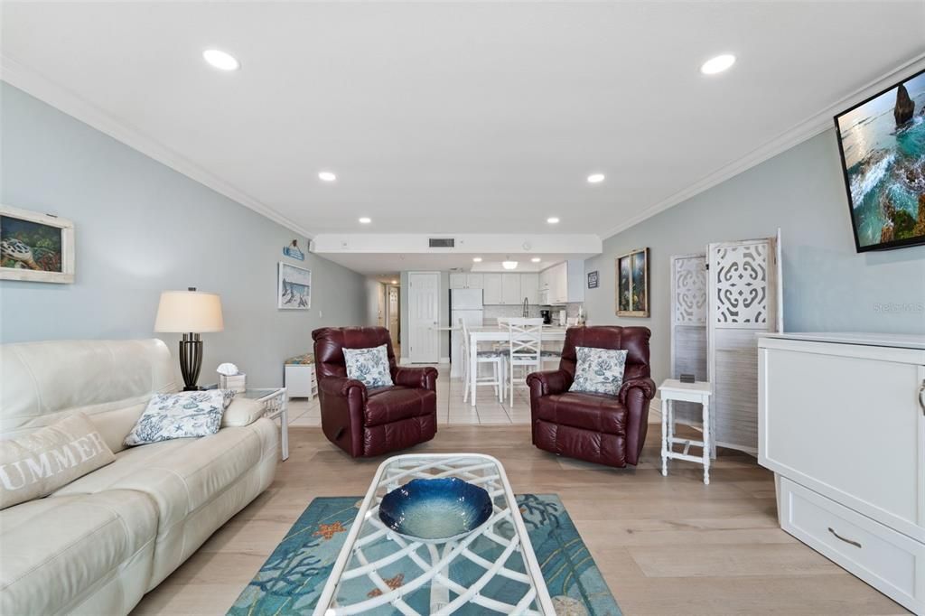 待售: $749,000 (1 贝兹, 0 浴室, 865 平方英尺)