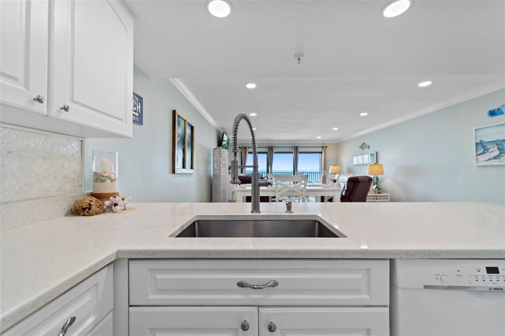 待售: $749,000 (1 贝兹, 0 浴室, 865 平方英尺)