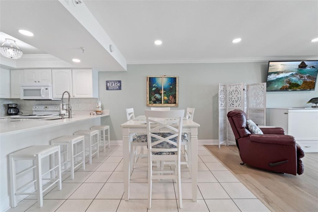 待售: $749,000 (1 贝兹, 0 浴室, 865 平方英尺)