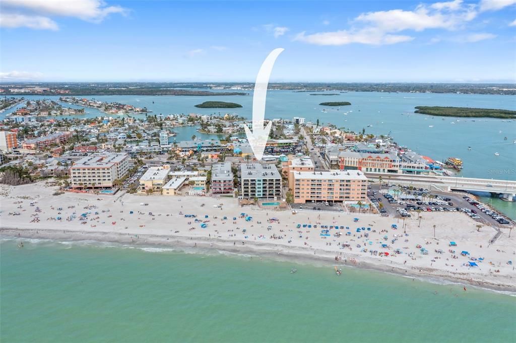 待售: $749,000 (1 贝兹, 0 浴室, 865 平方英尺)