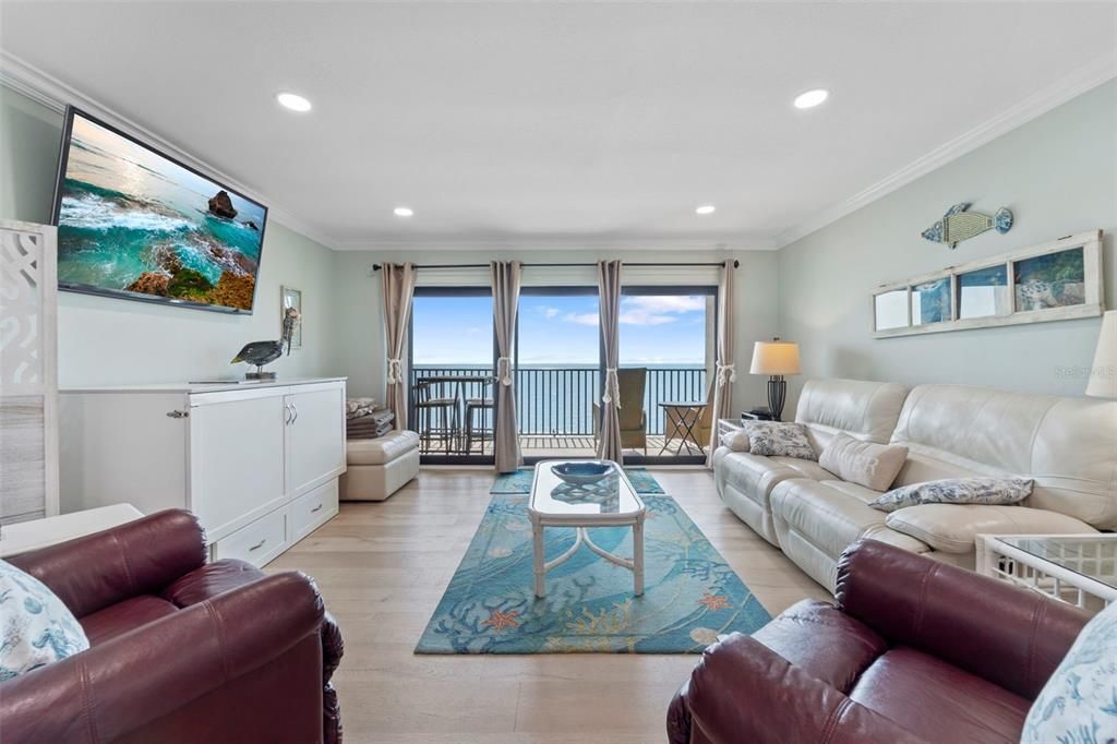 待售: $749,000 (1 贝兹, 0 浴室, 865 平方英尺)