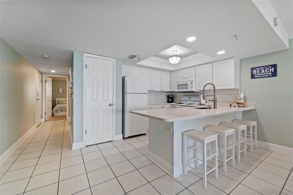 待售: $749,000 (1 贝兹, 0 浴室, 865 平方英尺)