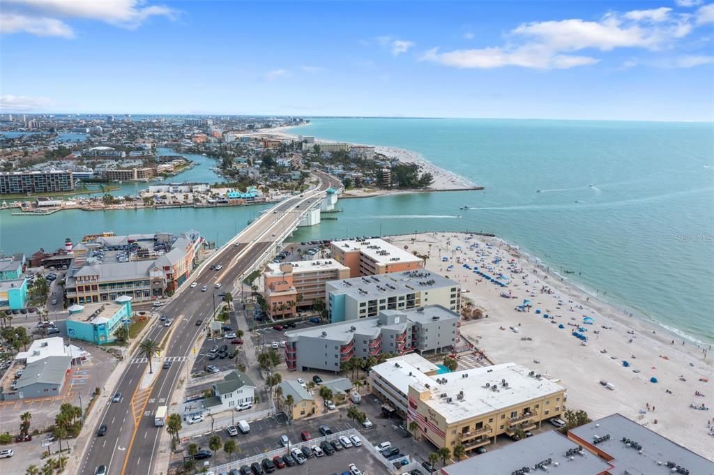 待售: $749,000 (1 贝兹, 0 浴室, 865 平方英尺)