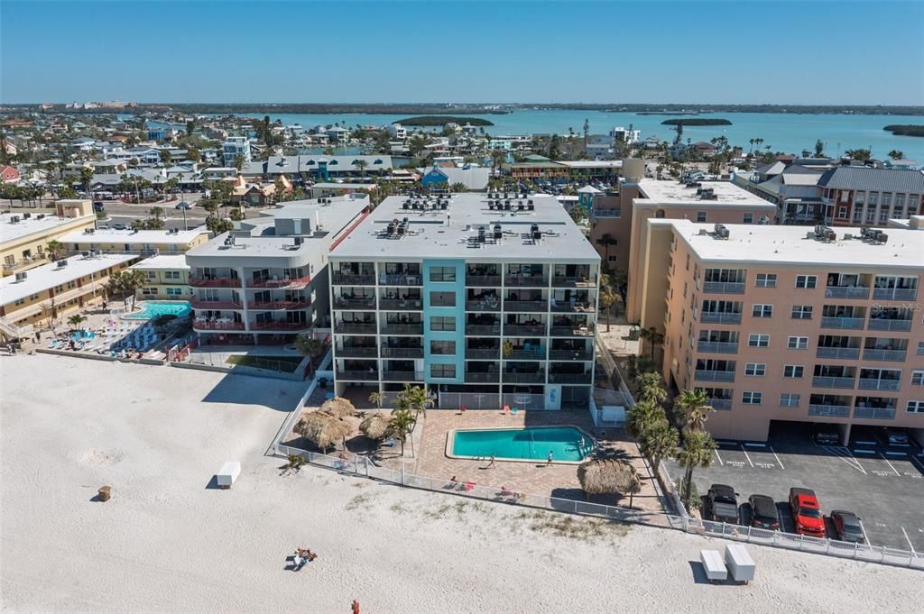 待售: $749,000 (1 贝兹, 0 浴室, 865 平方英尺)