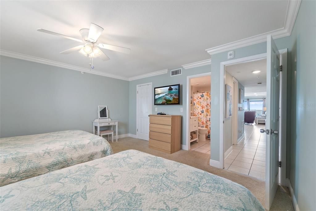 待售: $749,000 (1 贝兹, 0 浴室, 865 平方英尺)