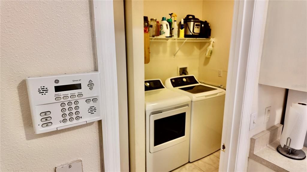 Active With Contract: $250,000 (3 beds, 2 baths, 1264 Square Feet)