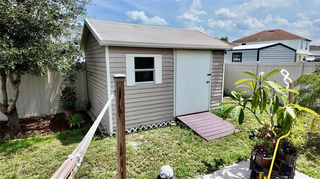 Active With Contract: $250,000 (3 beds, 2 baths, 1264 Square Feet)