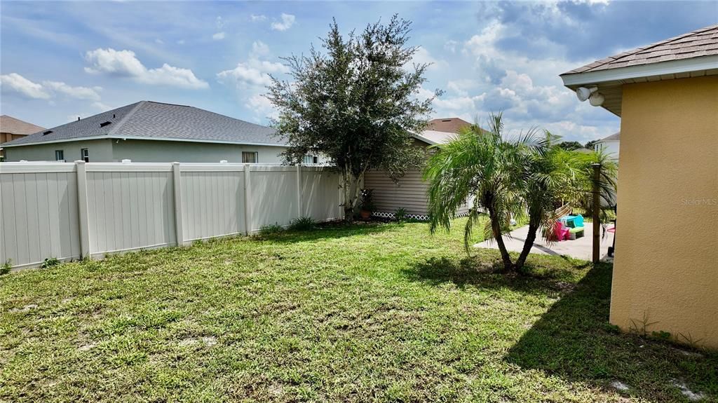 Active With Contract: $250,000 (3 beds, 2 baths, 1264 Square Feet)