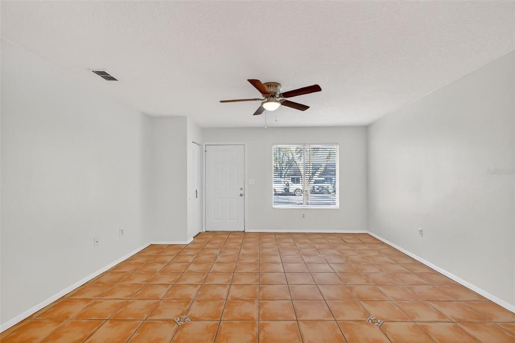 待售: $165,900 (3 贝兹, 2 浴室, 1140 平方英尺)