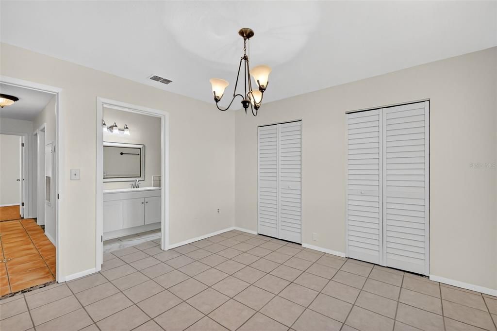 待售: $165,900 (3 贝兹, 2 浴室, 1140 平方英尺)