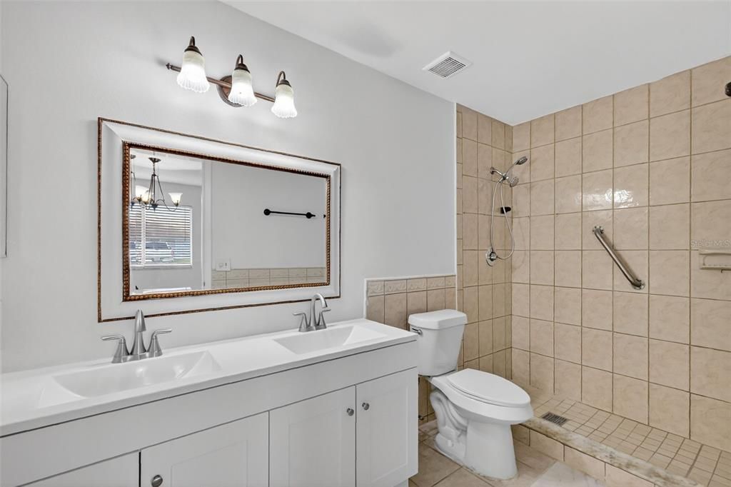 待售: $165,900 (3 贝兹, 2 浴室, 1140 平方英尺)