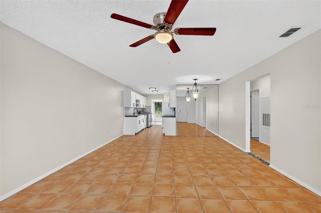 待售: $165,900 (3 贝兹, 2 浴室, 1140 平方英尺)