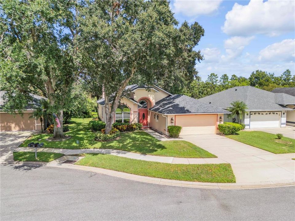 Под контрактом: $398,000 (3 спален, 2 ванн, 2053 Квадратных фут)