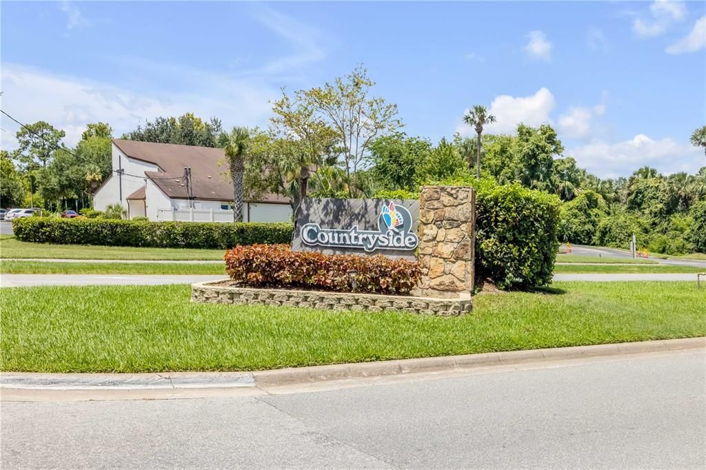 Под контрактом: $398,000 (3 спален, 2 ванн, 2053 Квадратных фут)