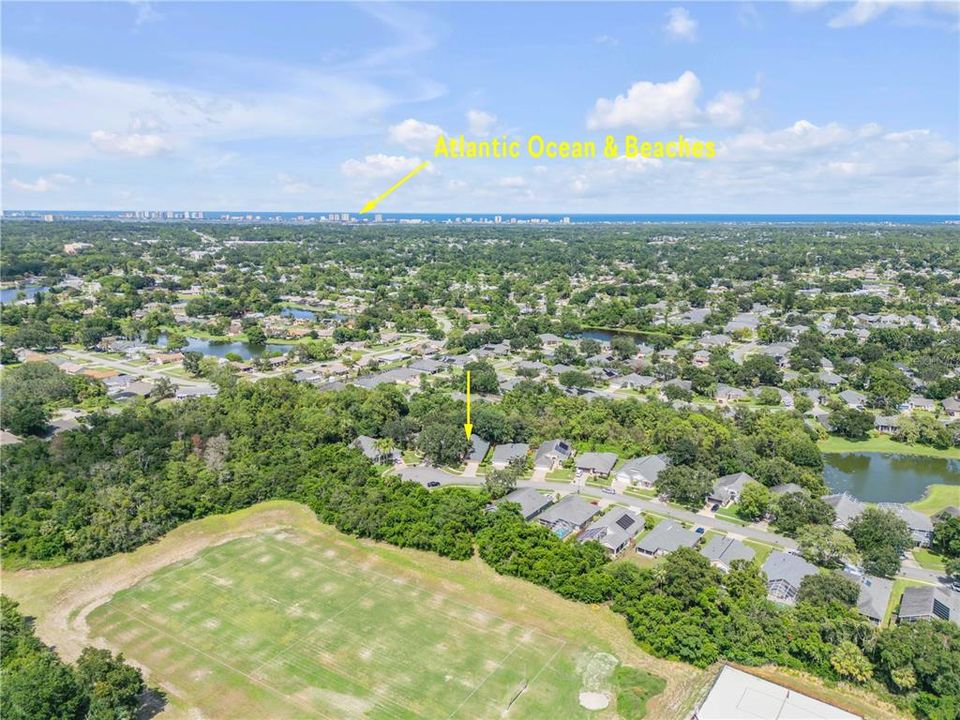 Под контрактом: $398,000 (3 спален, 2 ванн, 2053 Квадратных фут)