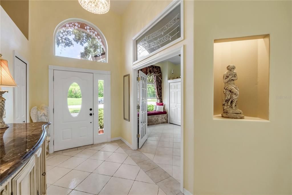 Под контрактом: $398,000 (3 спален, 2 ванн, 2053 Квадратных фут)