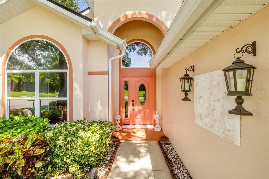 Под контрактом: $398,000 (3 спален, 2 ванн, 2053 Квадратных фут)