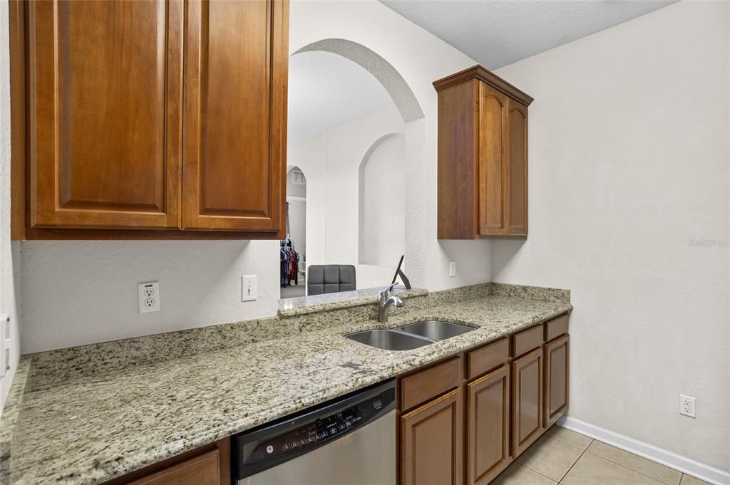 待售: $225,000 (3 贝兹, 2 浴室, 1248 平方英尺)