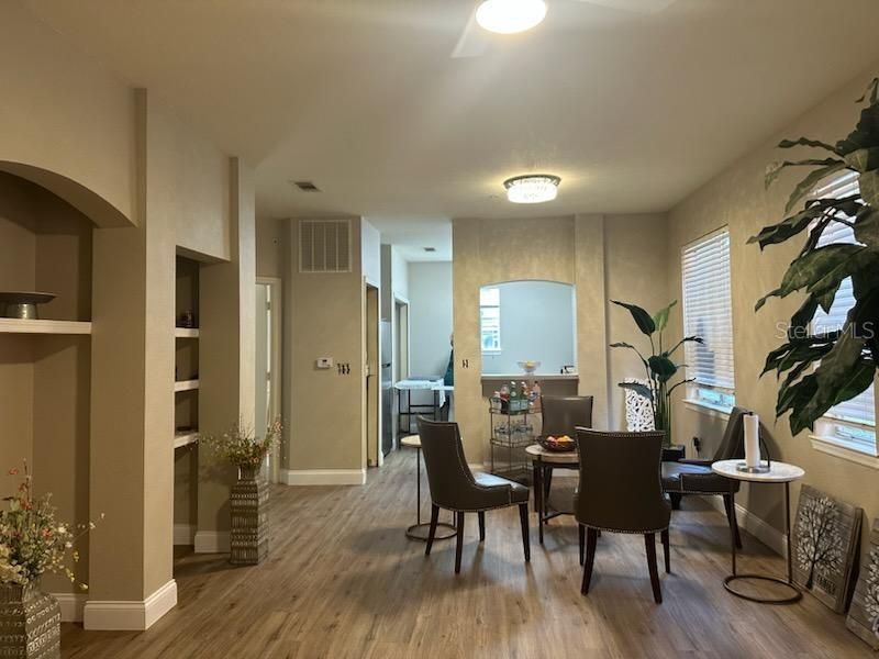 Active With Contract: $150,000 (1 beds, 1 baths, 837 Square Feet)