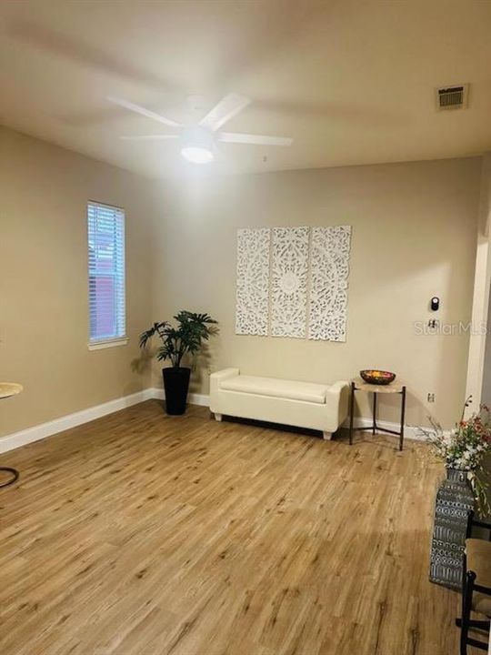 Active With Contract: $150,000 (1 beds, 1 baths, 837 Square Feet)