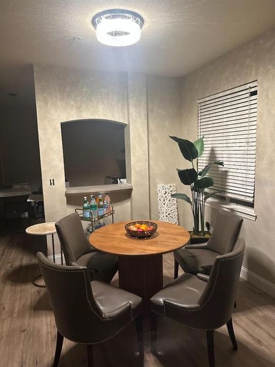 Active With Contract: $150,000 (1 beds, 1 baths, 837 Square Feet)