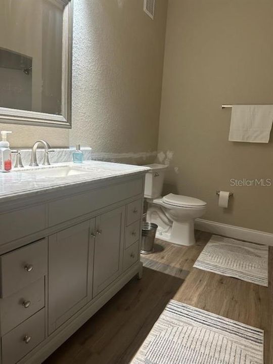 Active With Contract: $150,000 (1 beds, 1 baths, 837 Square Feet)