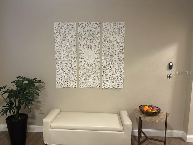 Active With Contract: $150,000 (1 beds, 1 baths, 837 Square Feet)