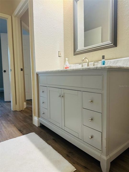 Active With Contract: $150,000 (1 beds, 1 baths, 837 Square Feet)