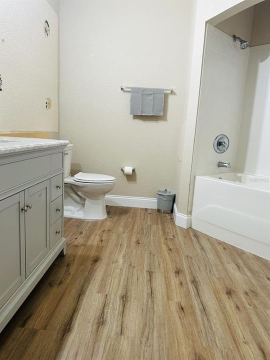 Active With Contract: $150,000 (1 beds, 1 baths, 837 Square Feet)