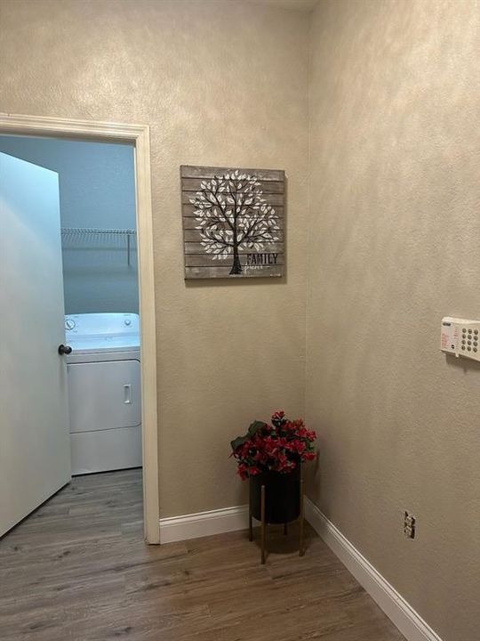 Active With Contract: $150,000 (1 beds, 1 baths, 837 Square Feet)