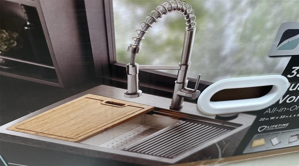 Active With Contract: $150,000 (1 beds, 1 baths, 837 Square Feet)