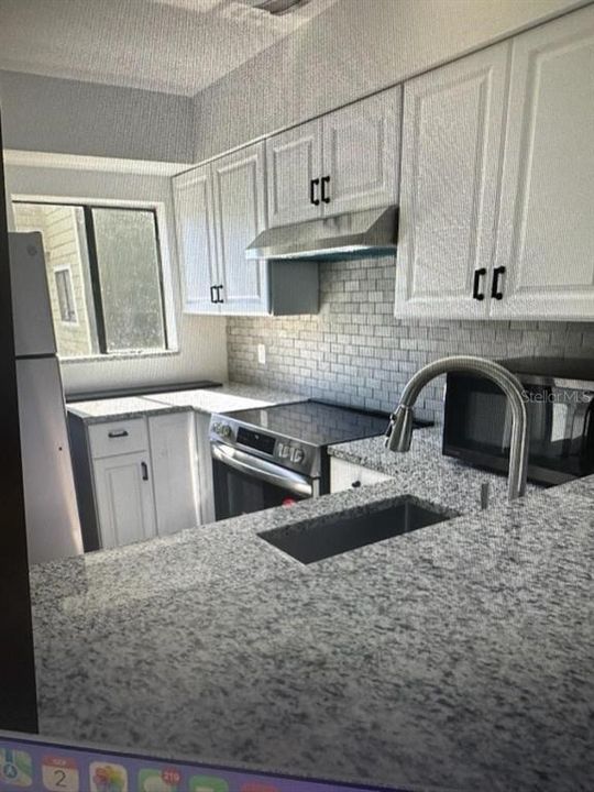 Active With Contract: $150,000 (1 beds, 1 baths, 837 Square Feet)