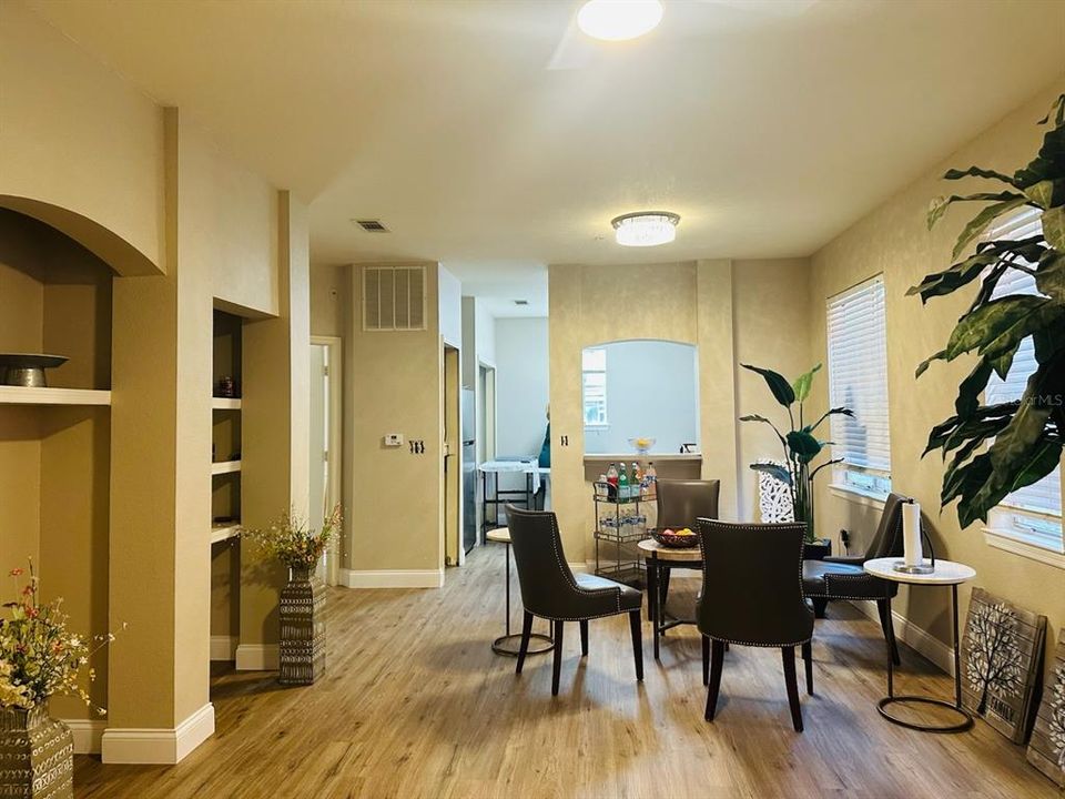 Active With Contract: $150,000 (1 beds, 1 baths, 837 Square Feet)
