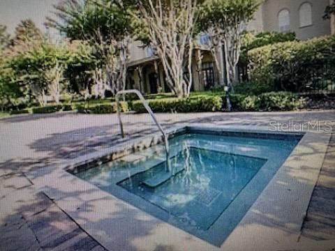 Active With Contract: $150,000 (1 beds, 1 baths, 837 Square Feet)