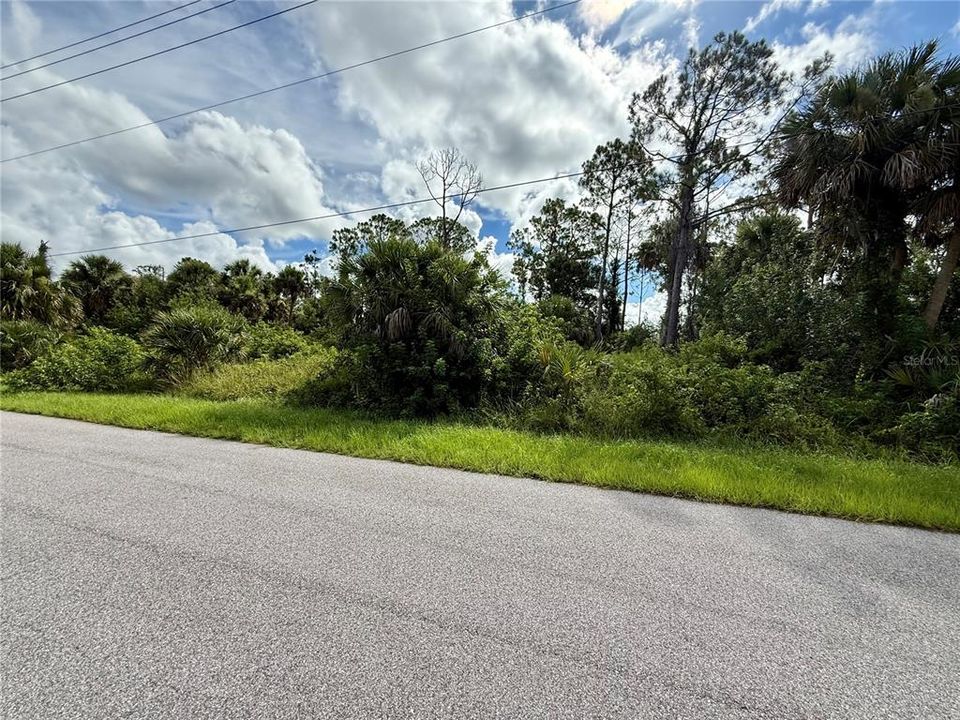 Activo con contrato: $25,000 (0.23 acres)
