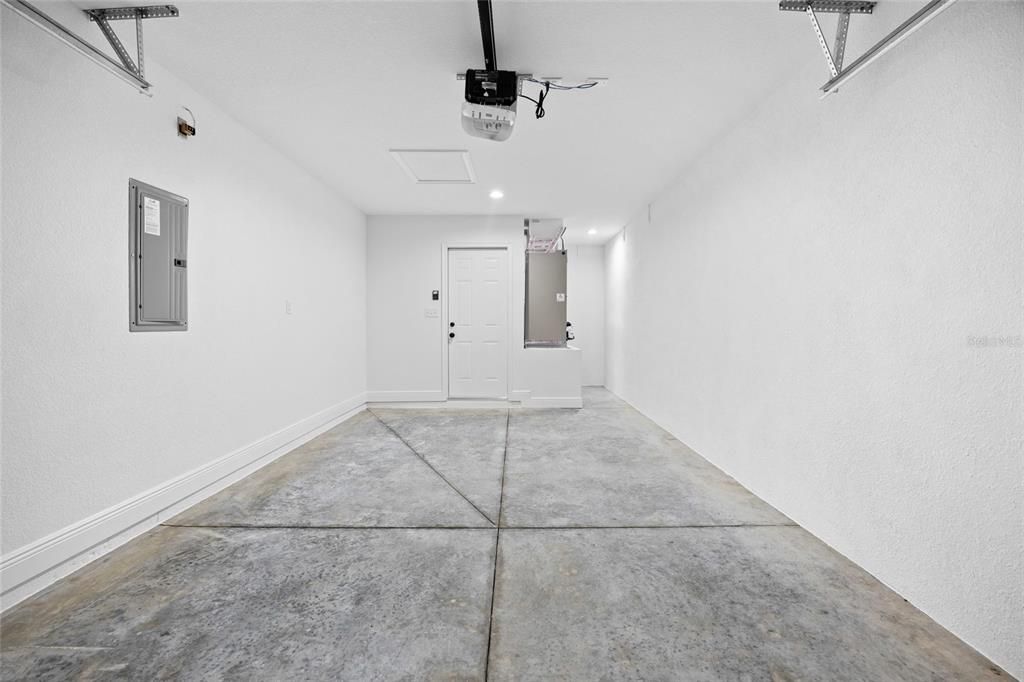 For Sale: $210,000 (3 beds, 2 baths, 1157 Square Feet)