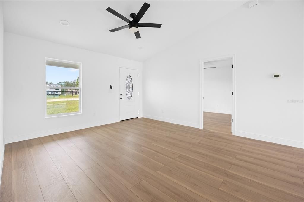 For Sale: $210,000 (3 beds, 2 baths, 1157 Square Feet)