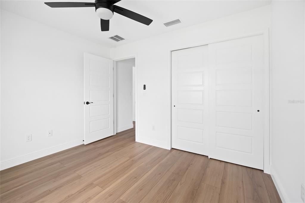 For Sale: $210,000 (3 beds, 2 baths, 1157 Square Feet)