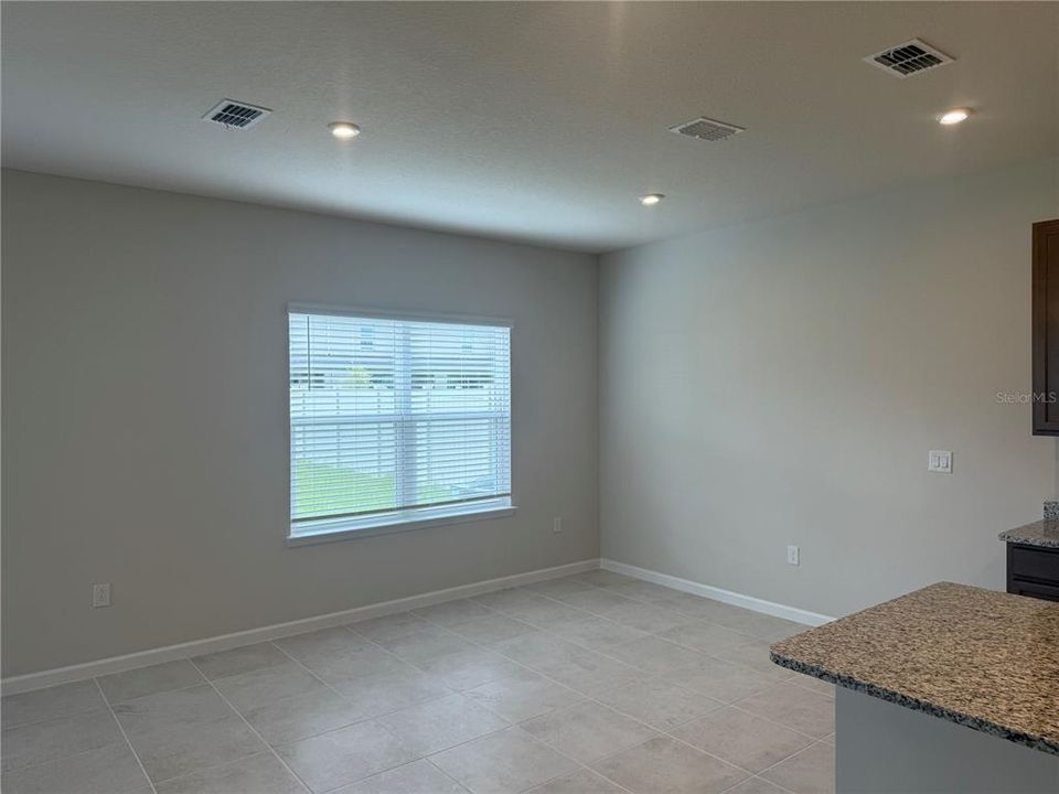 Activo con contrato: $501,020 (5 camas, 4 baños, 2797 Pies cuadrados)