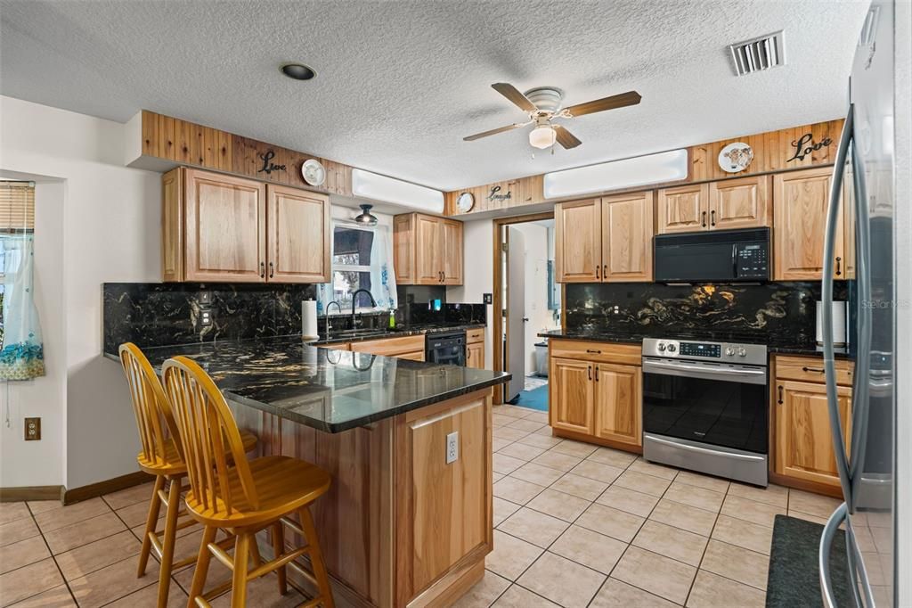 На продажу: $1,100,000 (3 спален, 2 ванн, 1940 Квадратных фут)